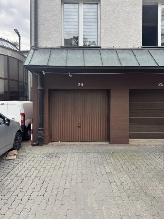 Wynajmę 2 miejsca parkingowe